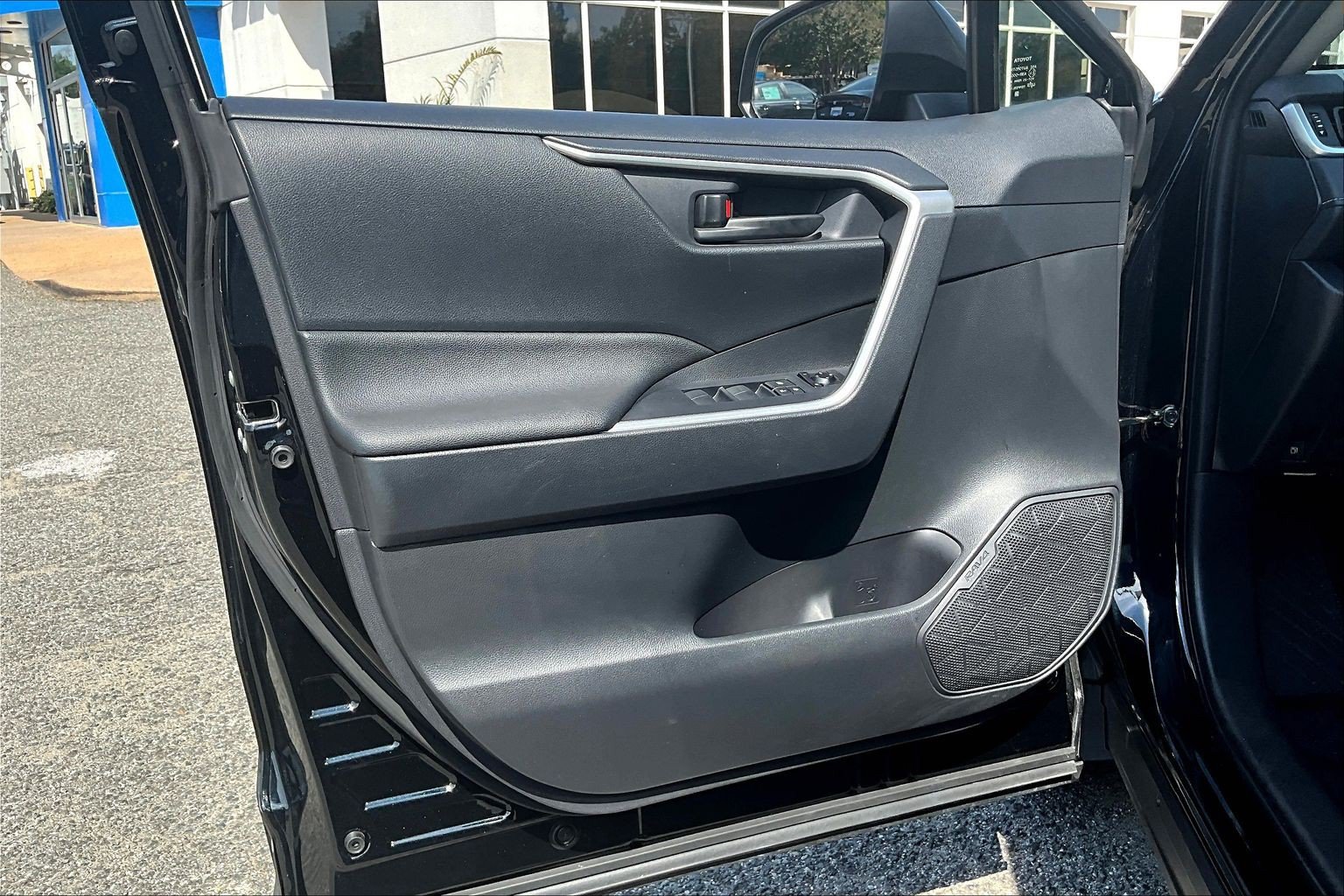 Used 2025 Toyota RAV4 LE AWD/4WD image 17