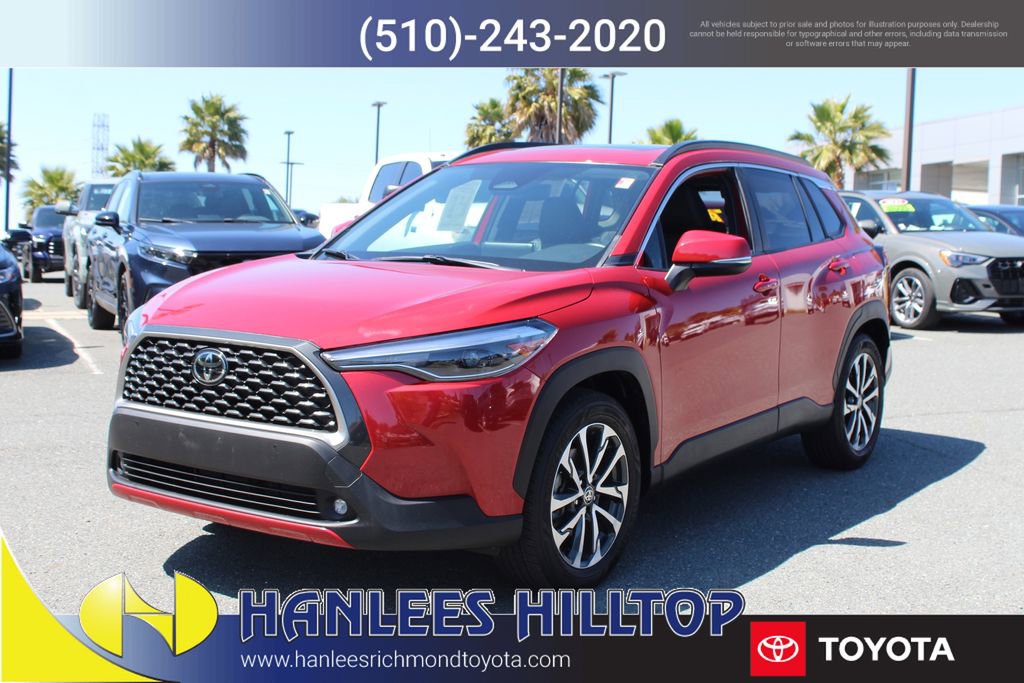 Used 2024 Toyota Corolla Cross XLE w/ Convenience Package FWD image 3