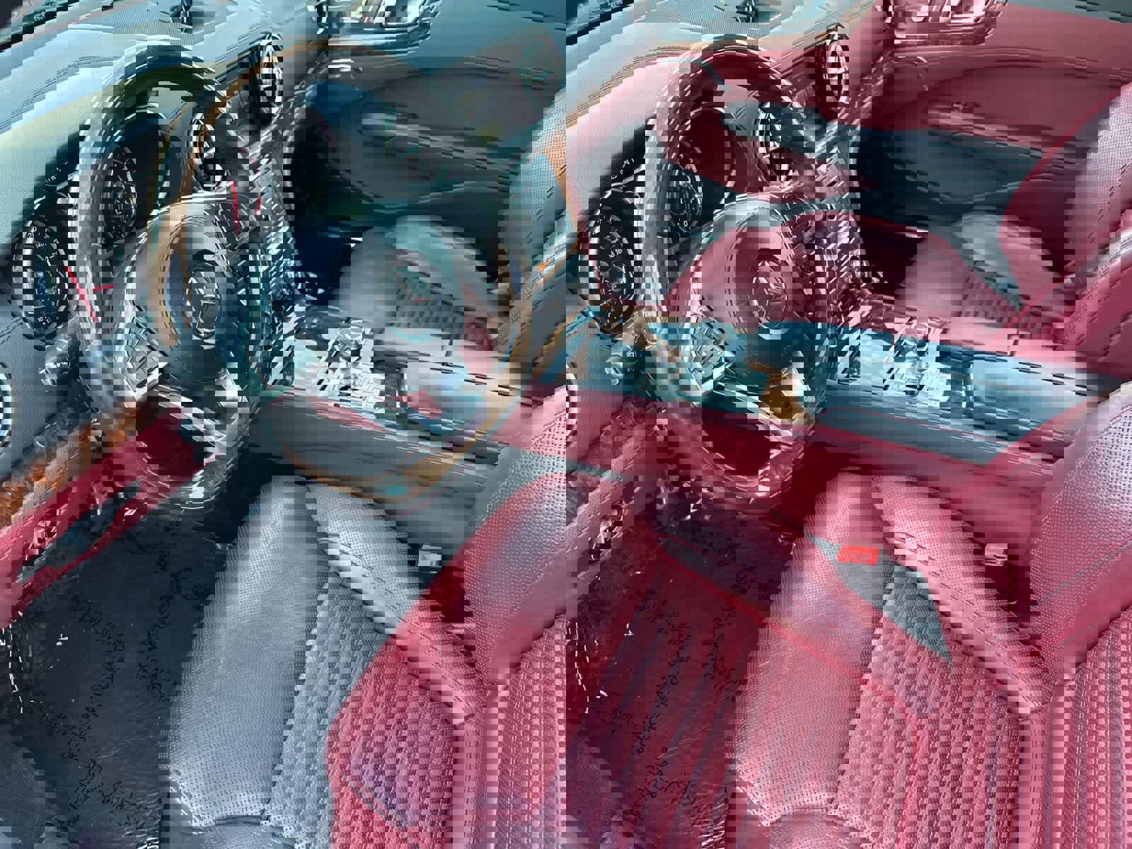 Used 2017 Mercedes-Benz SL 550 image 4