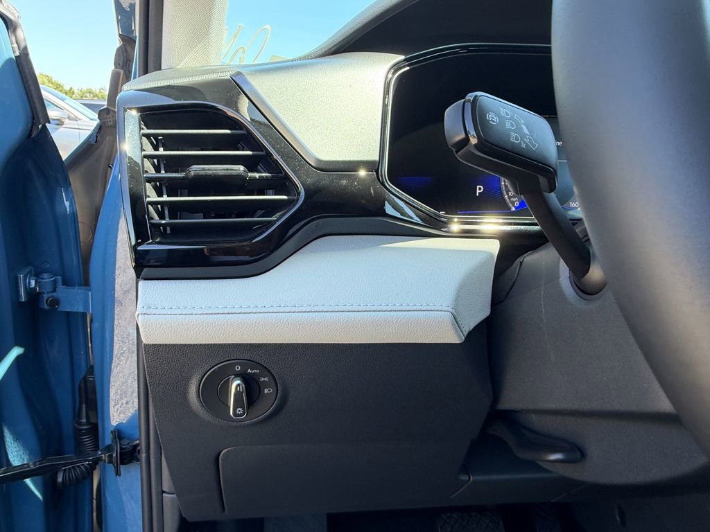 New 2026 Volkswagen Taos S FWD image 18