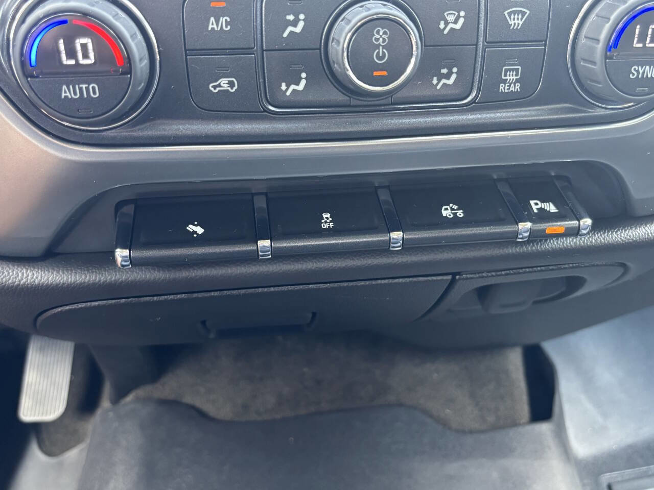 Used 2014 Chevrolet Silverado 1500 LT w/ LT Convenience Package image 16