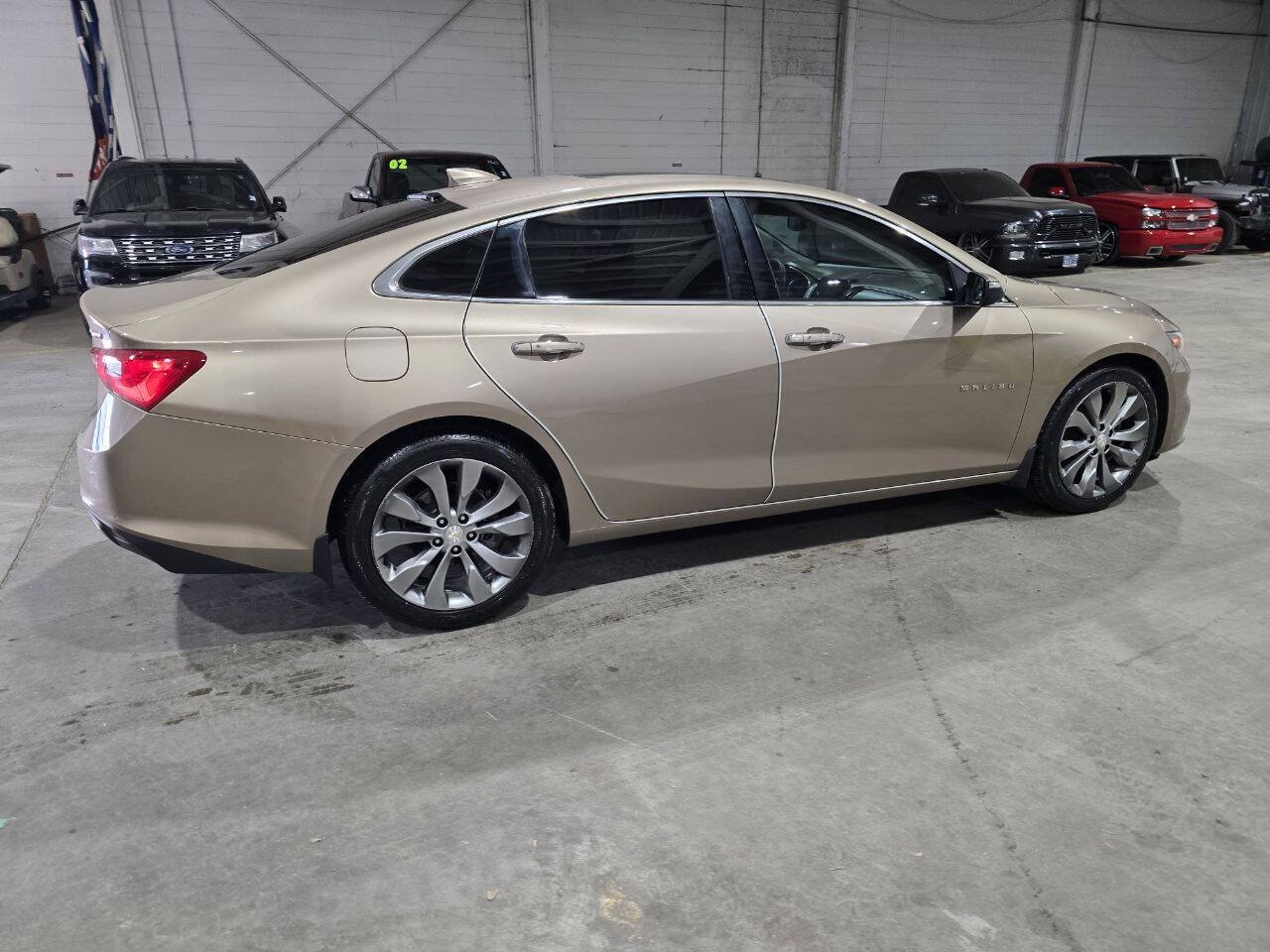 Used 2018 Chevrolet Malibu Premier w/ Premier Sun and Wheel Package FWD image 13
