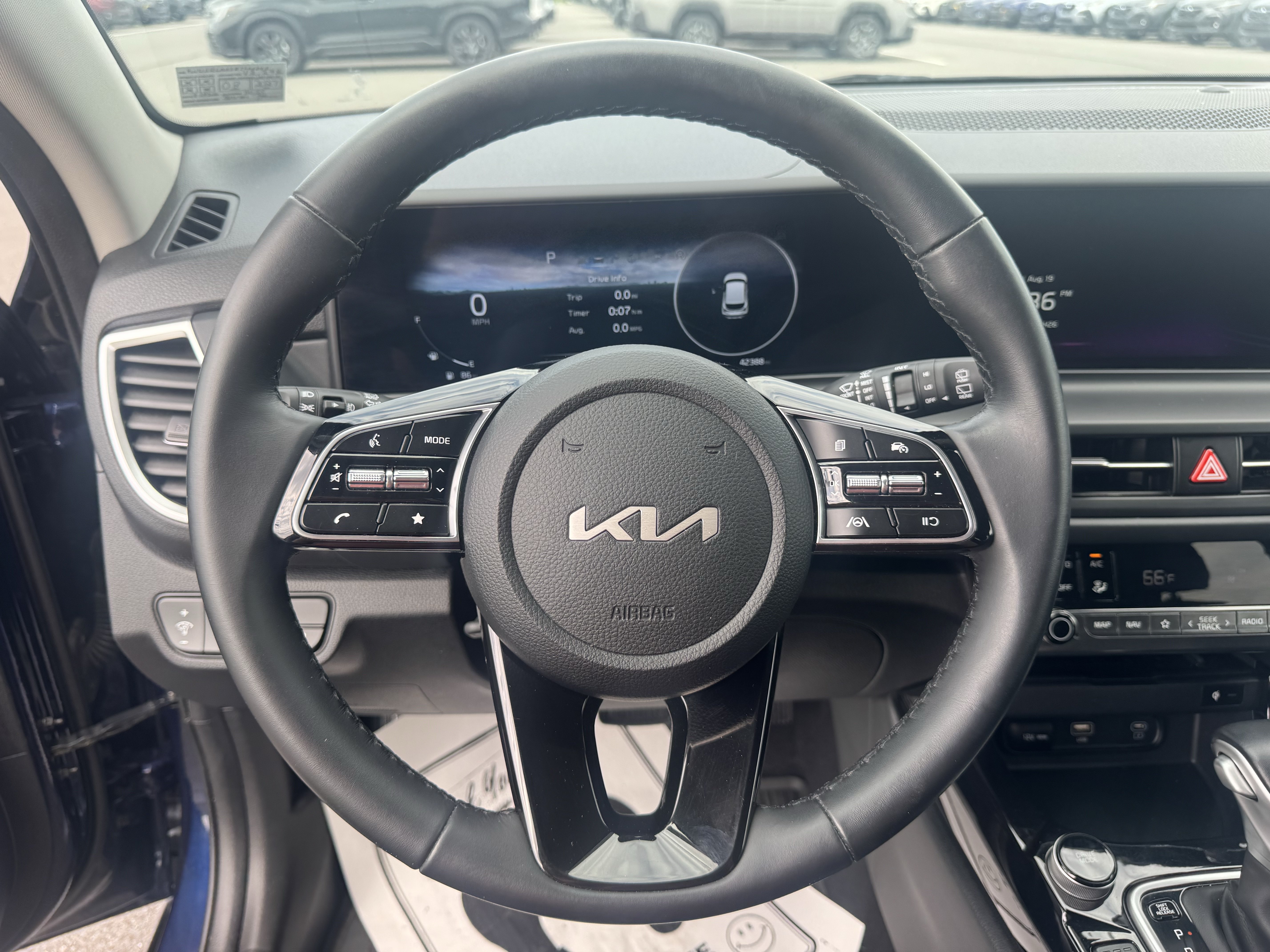 Used 2024 Kia Seltos EX AWD/4WD image 17