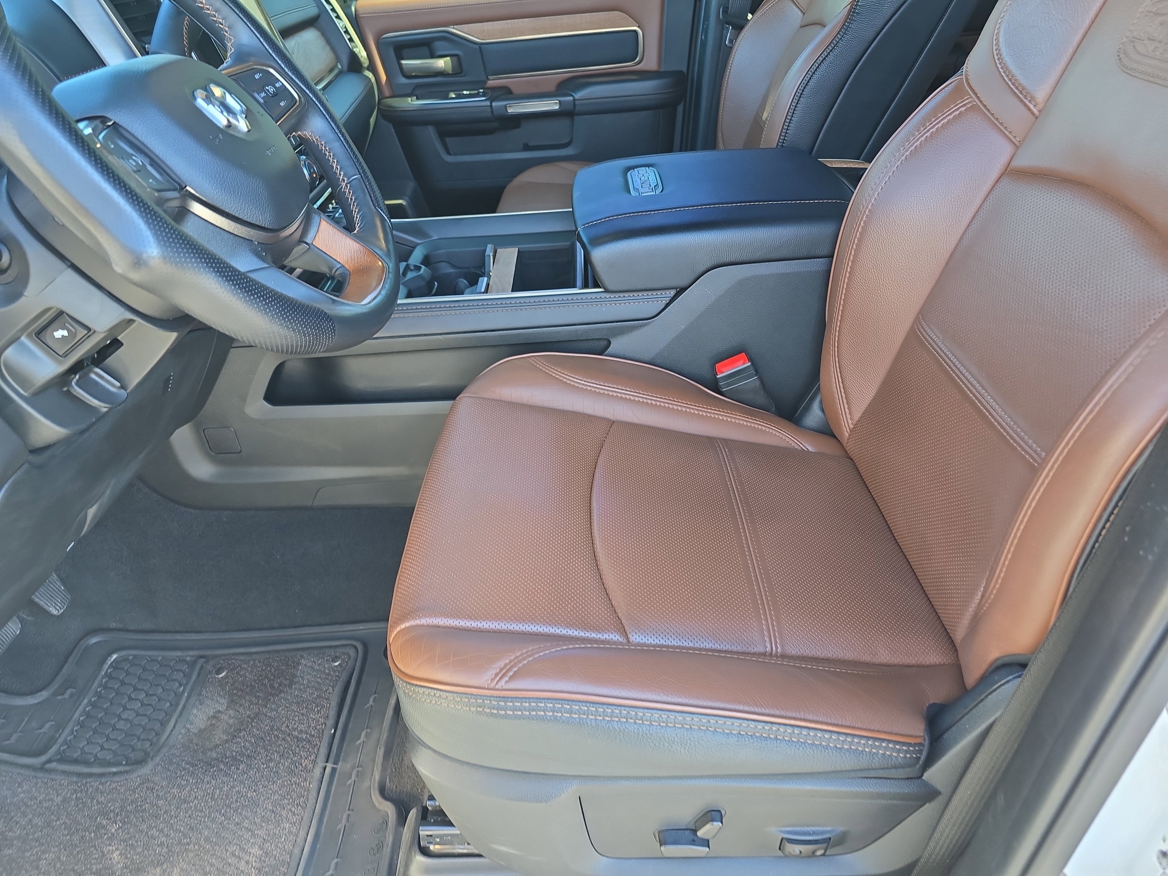 Used 2023 RAM 3500 Limited image 22