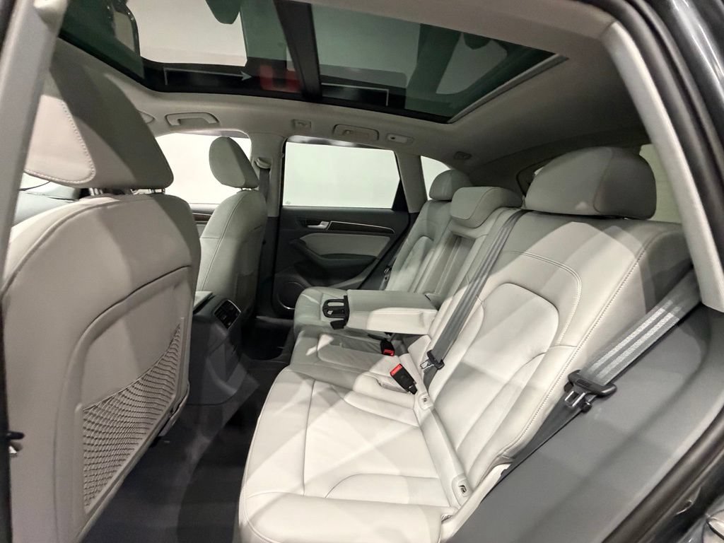 Used 2015 Audi Q5 2.0T Premium Plus w/ Technology Package AWD/4WD image 22