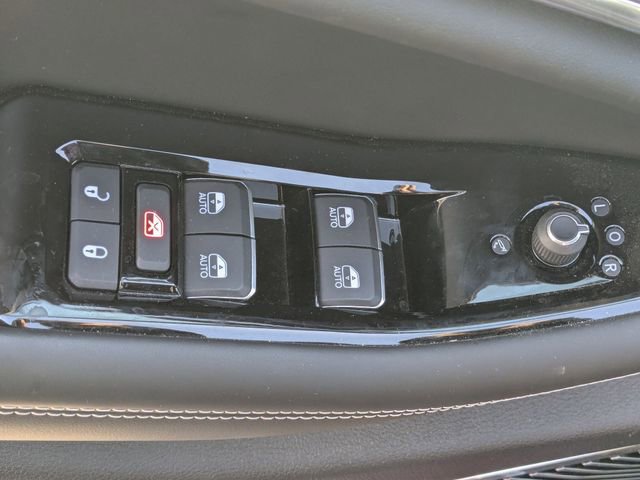 Used 2024 Jeep Grand Cherokee Overland w/ Trailer Tow Package image 12