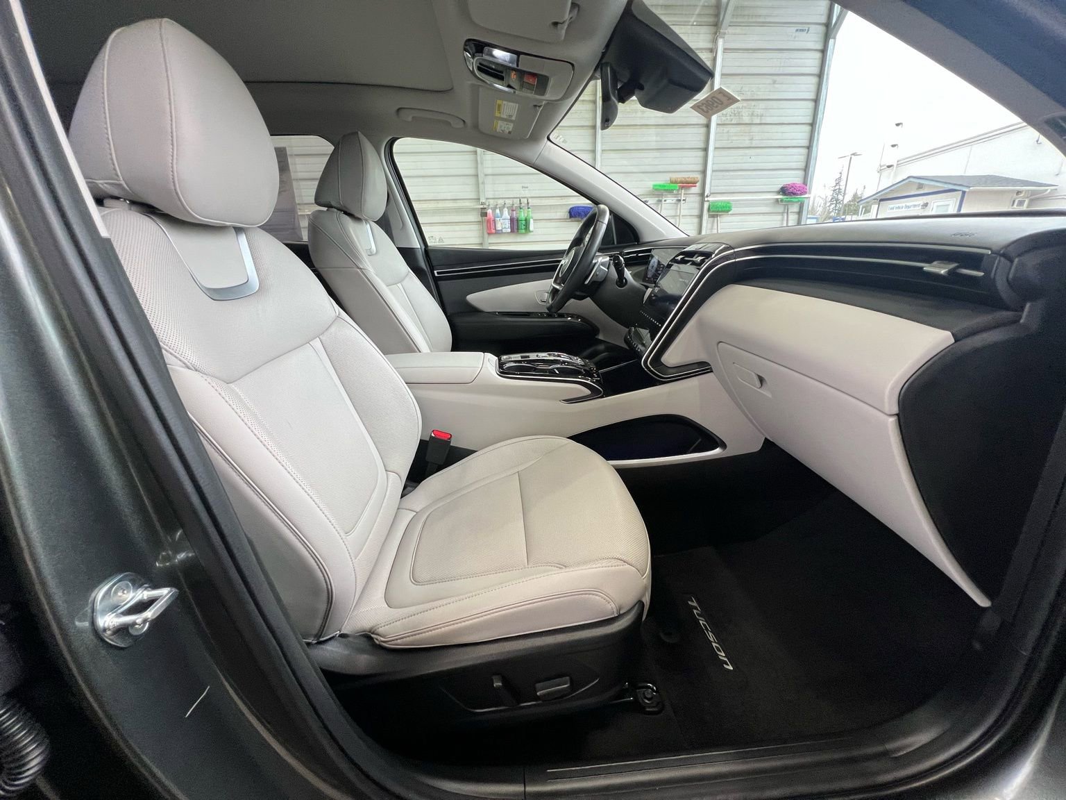 Used 2023 Hyundai Tucson Limited AWD/4WD image 15