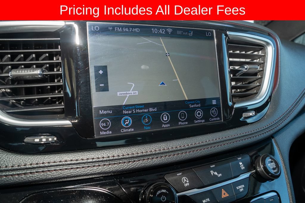 Used 2020 Chrysler Pacifica Limited FWD image 15