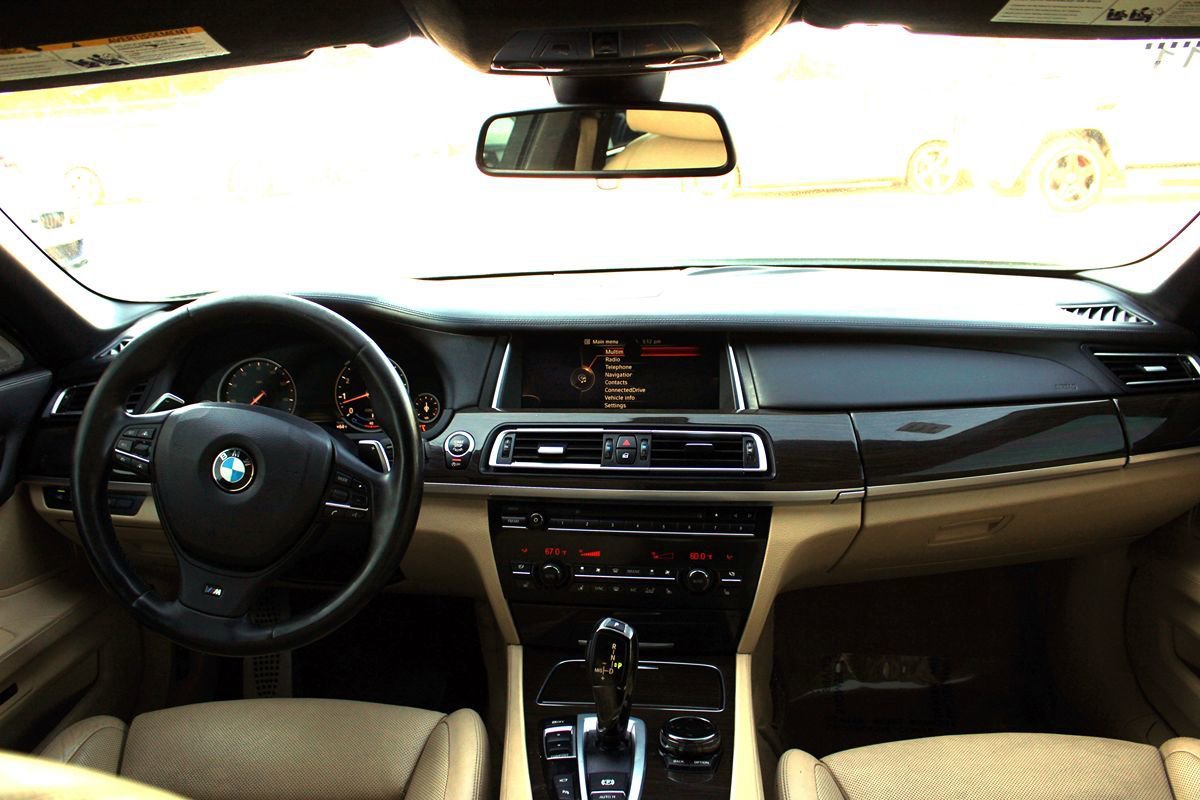 Used 2015 BMW 750Li RWD image 11