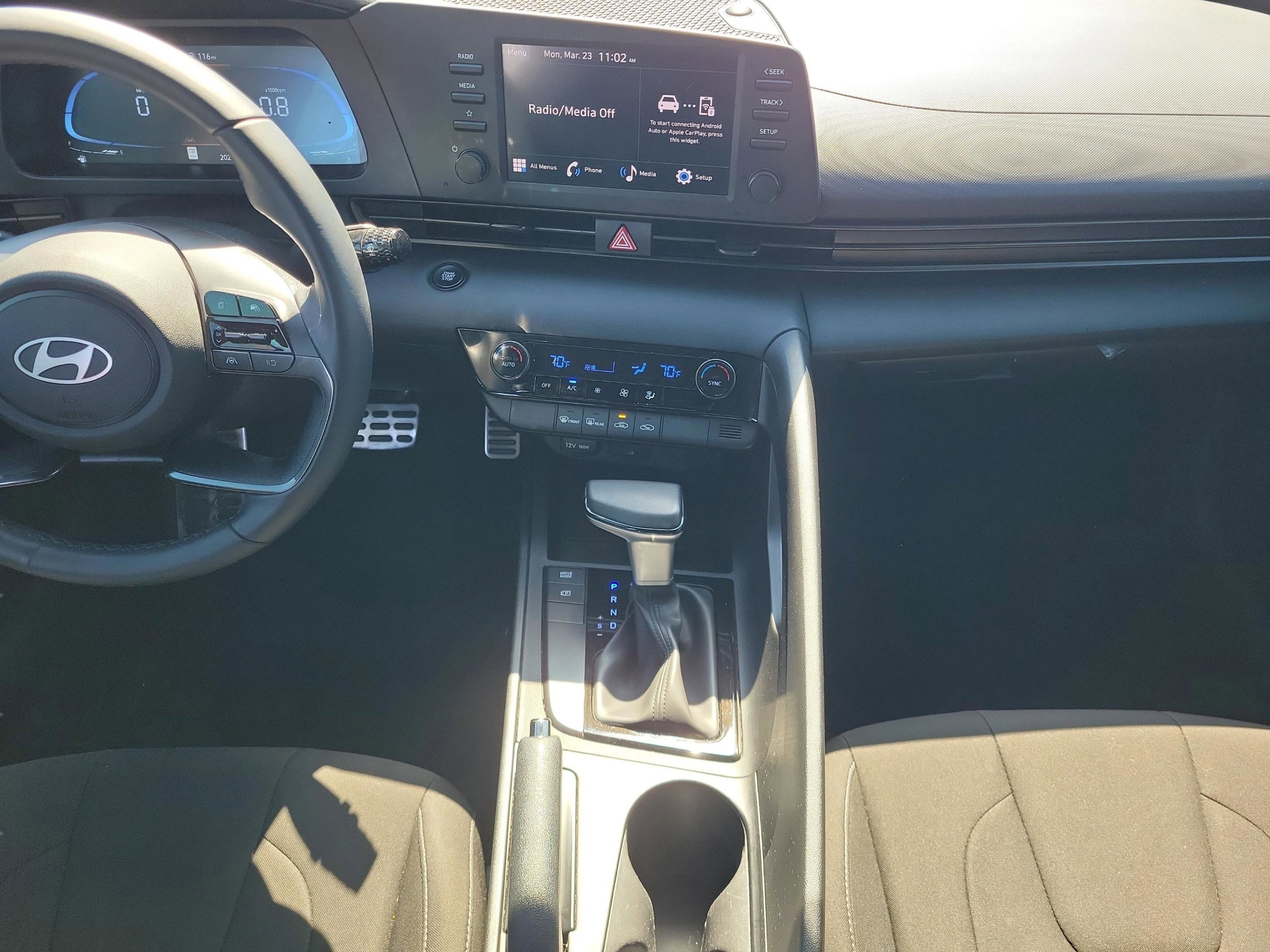 Used 2025 Hyundai Elantra Sport image 15