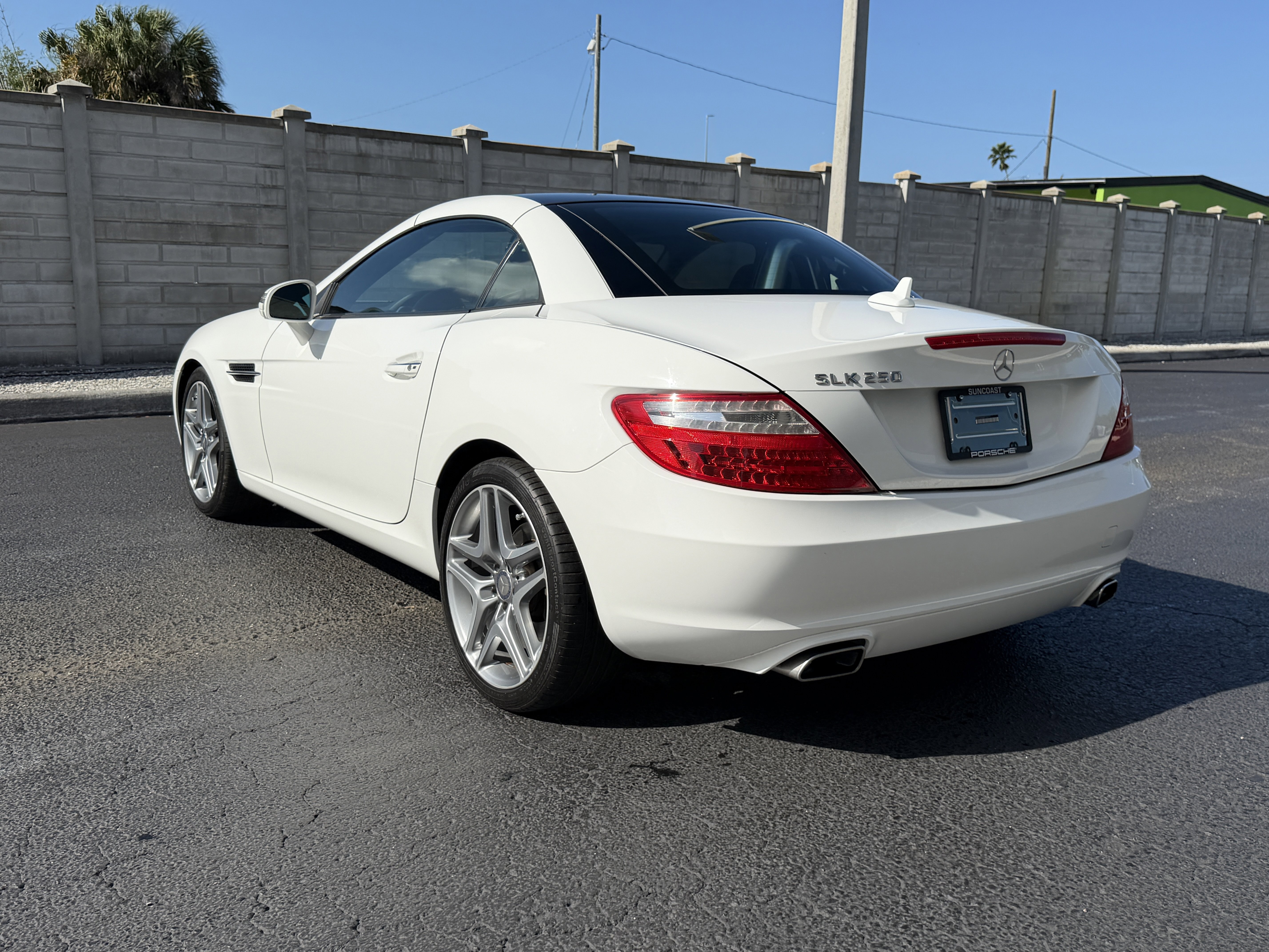 Used 2015 Mercedes-Benz SLK 250 image 3
