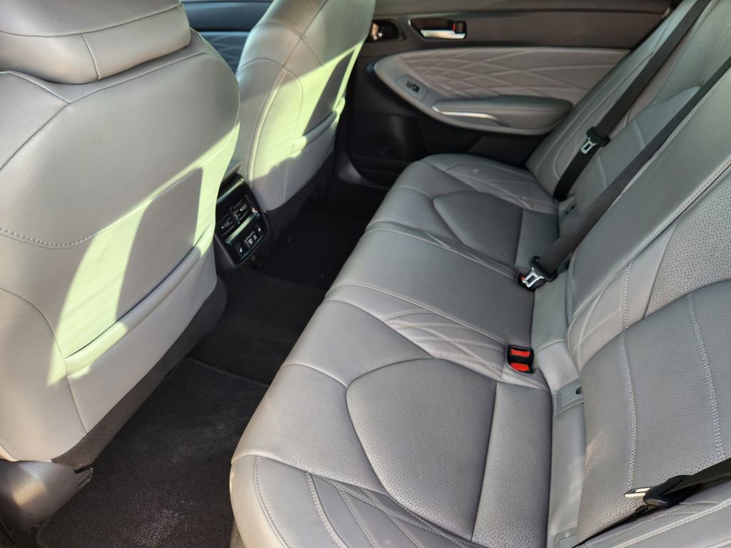 Used 2021 Toyota Avalon Limited w/ Advanced Safety Package FWD image 20