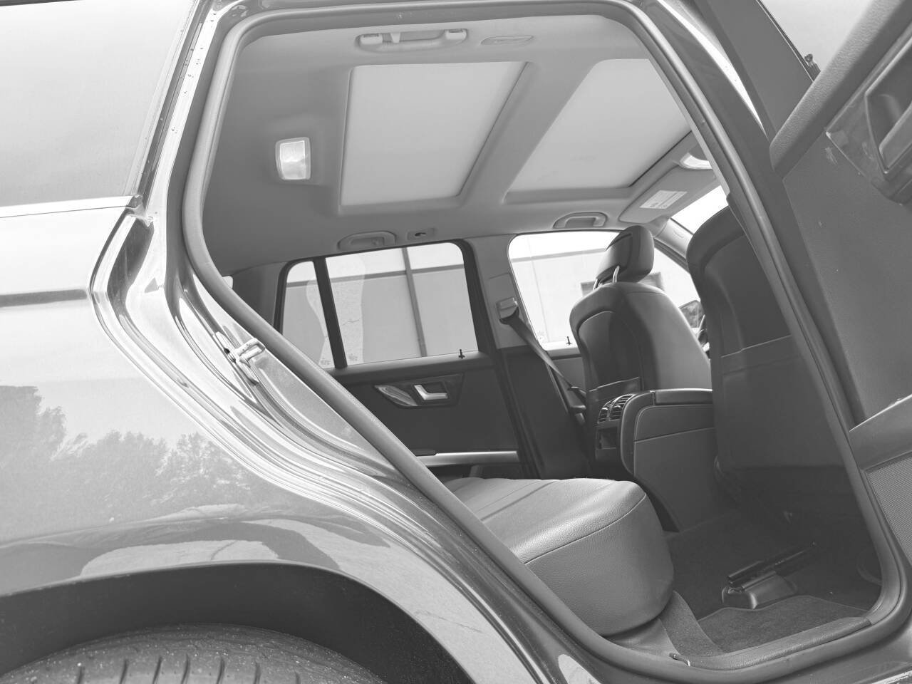 Used 2015 Mercedes-Benz GLK 350 4MATIC image 16