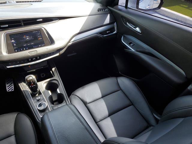 Used 2021 Cadillac XT4 Premium Luxury w/ LPO, Onyx Sport Package FWD image 39