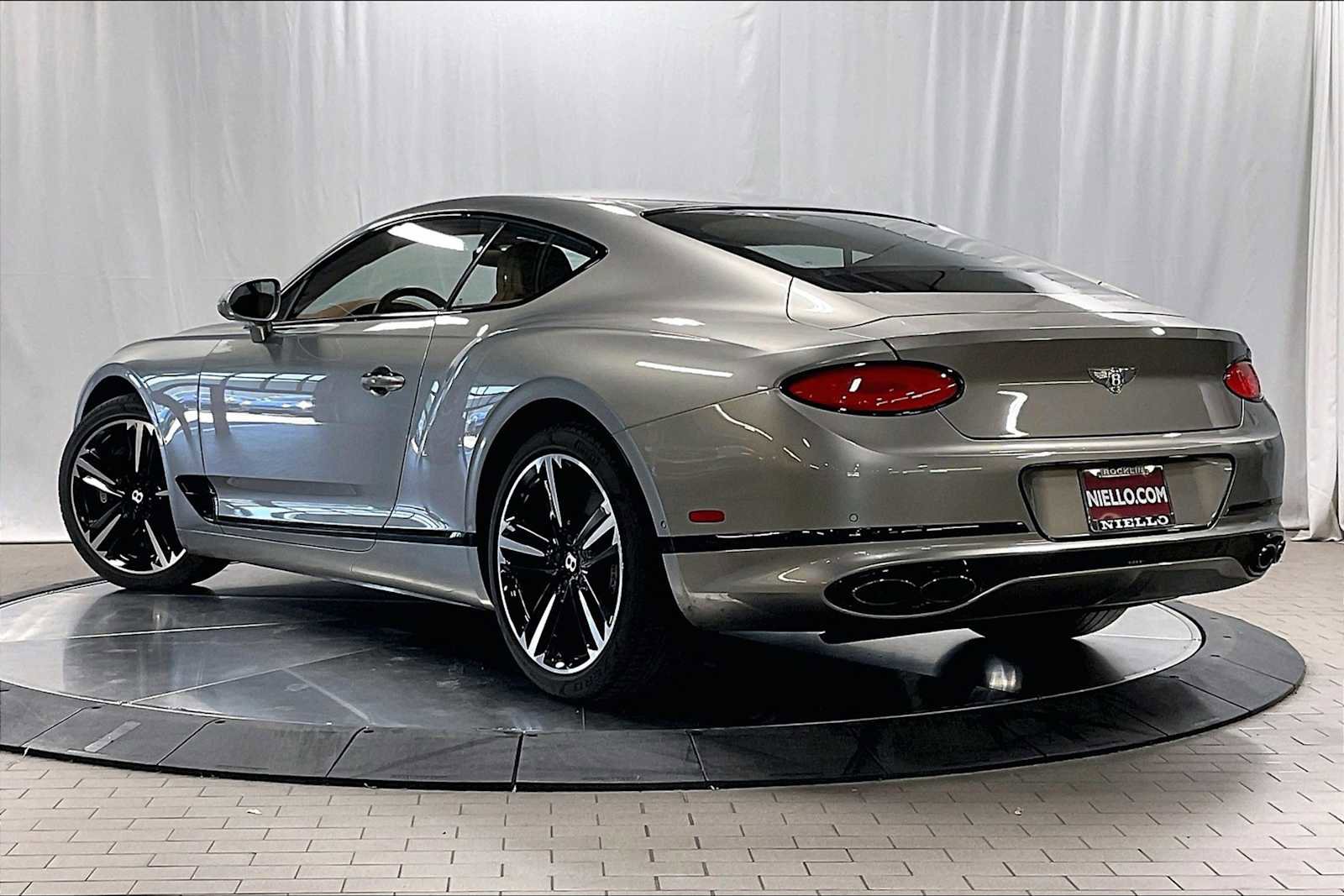 Used 2022 Bentley Continental GT image 3