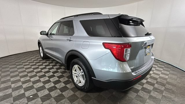 Used 2022 Ford Explorer XLT AWD/4WD image 4