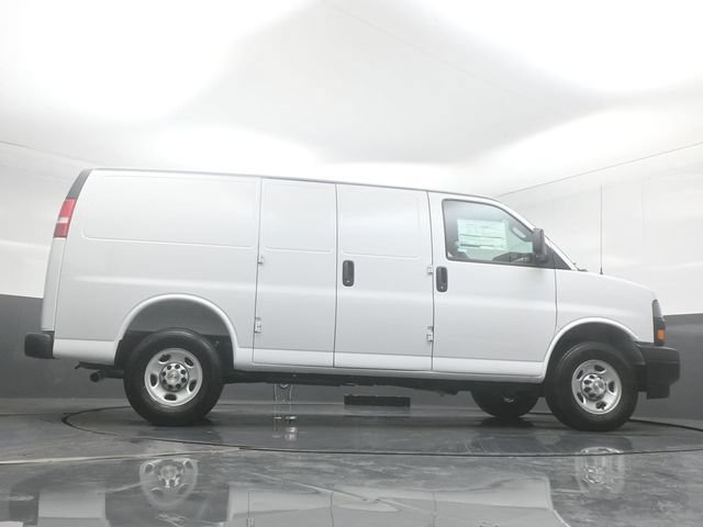 New 2026 Chevrolet Express 2500 w/ Driver Convenience Package RWD image 32