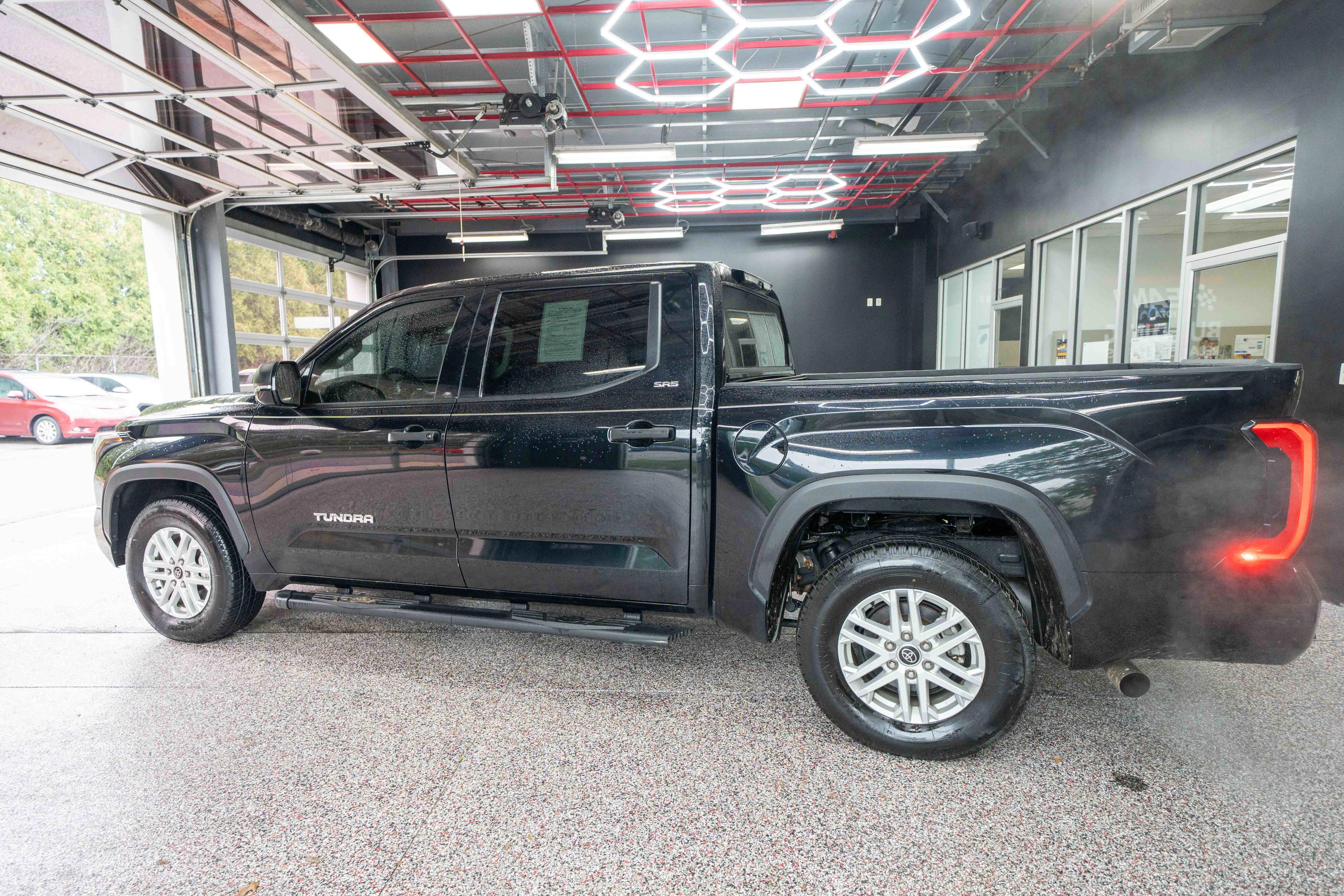 Used 2022 Toyota Tundra SR5 w/ Convenience Package RWD image 2