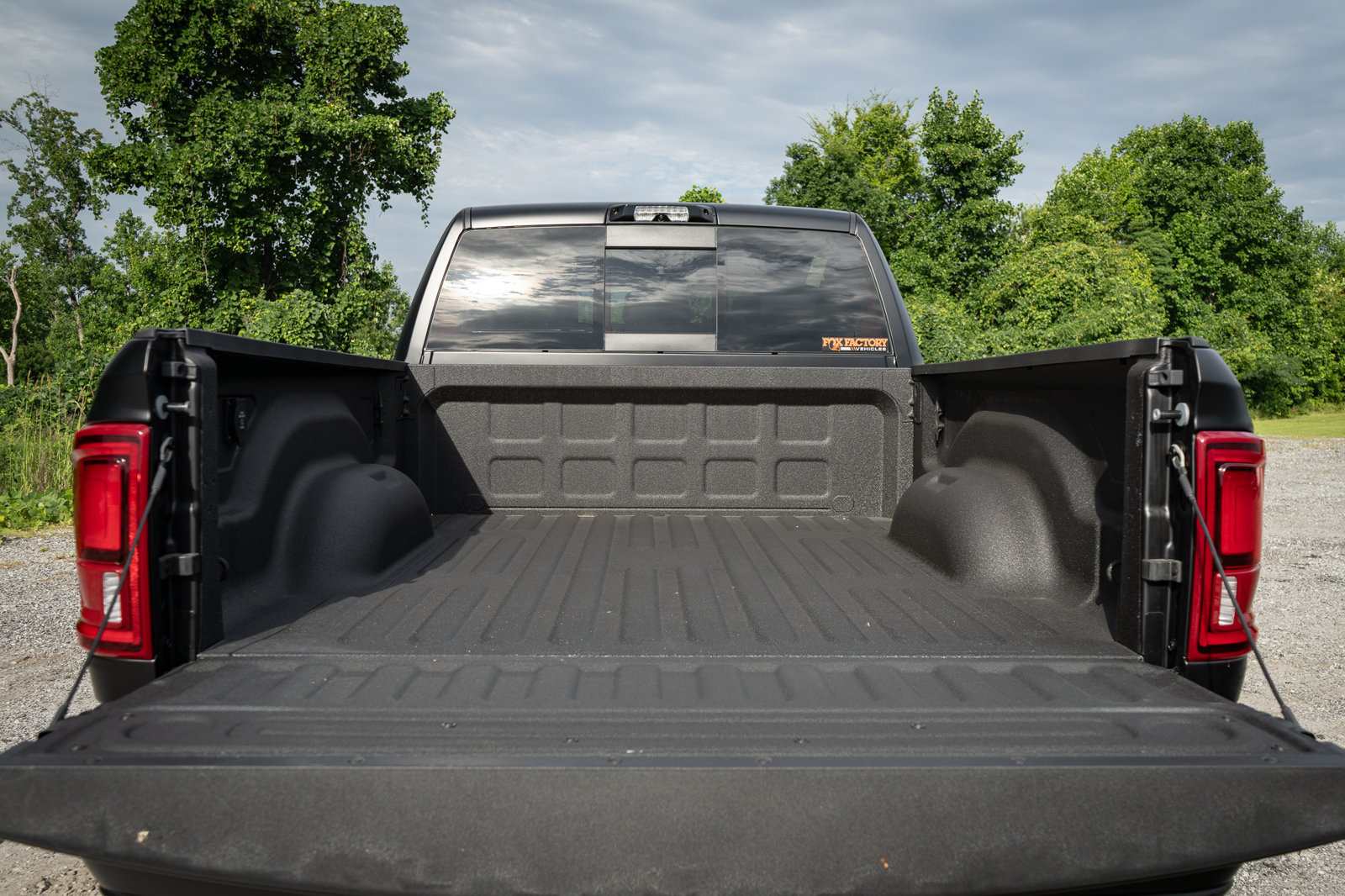 New 2026 RAM 2500 Laramie w/ Night Edition AWD/4WD image 18