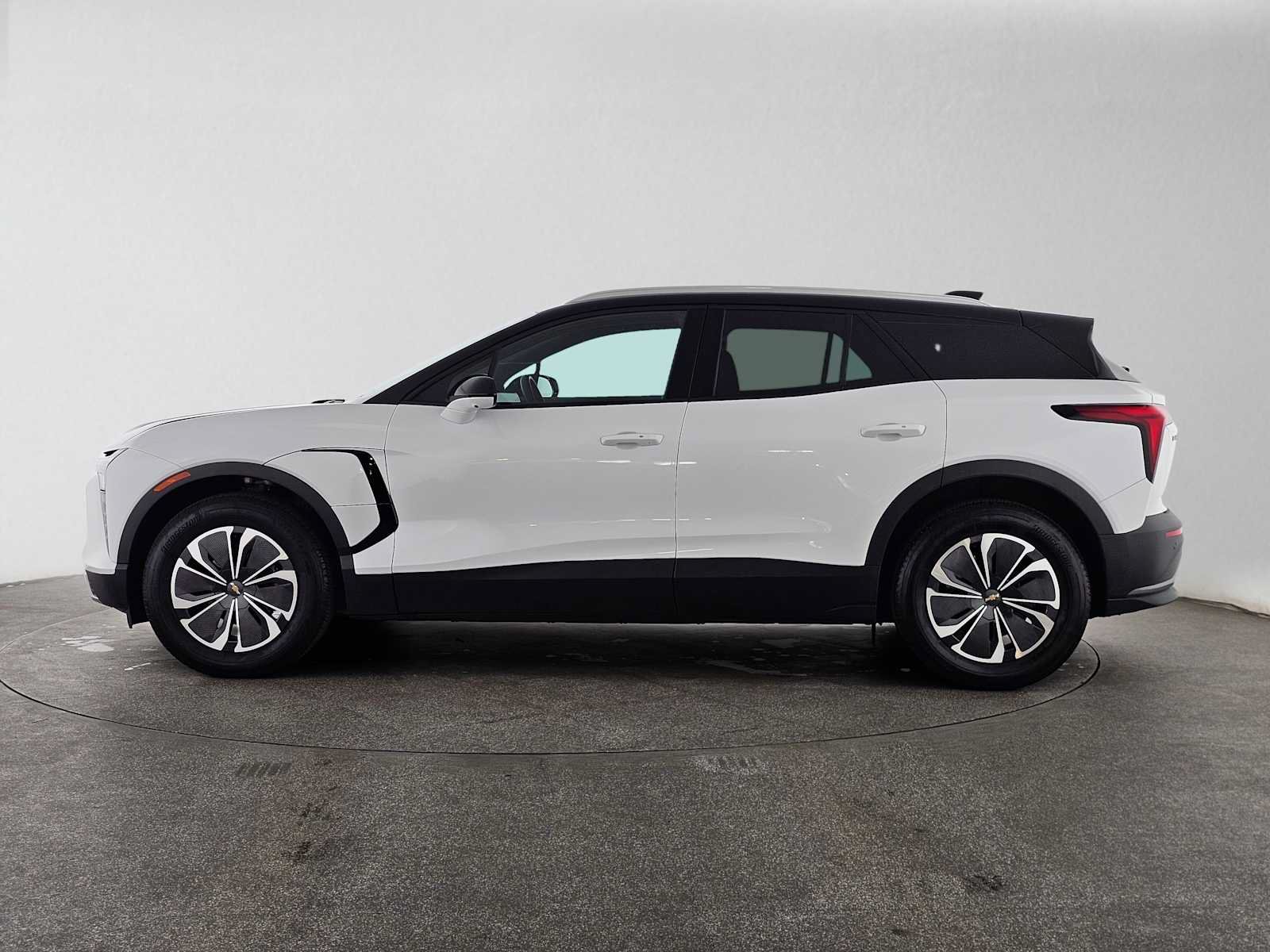 Used 2026 Chevrolet Blazer EV LT FWD image 6