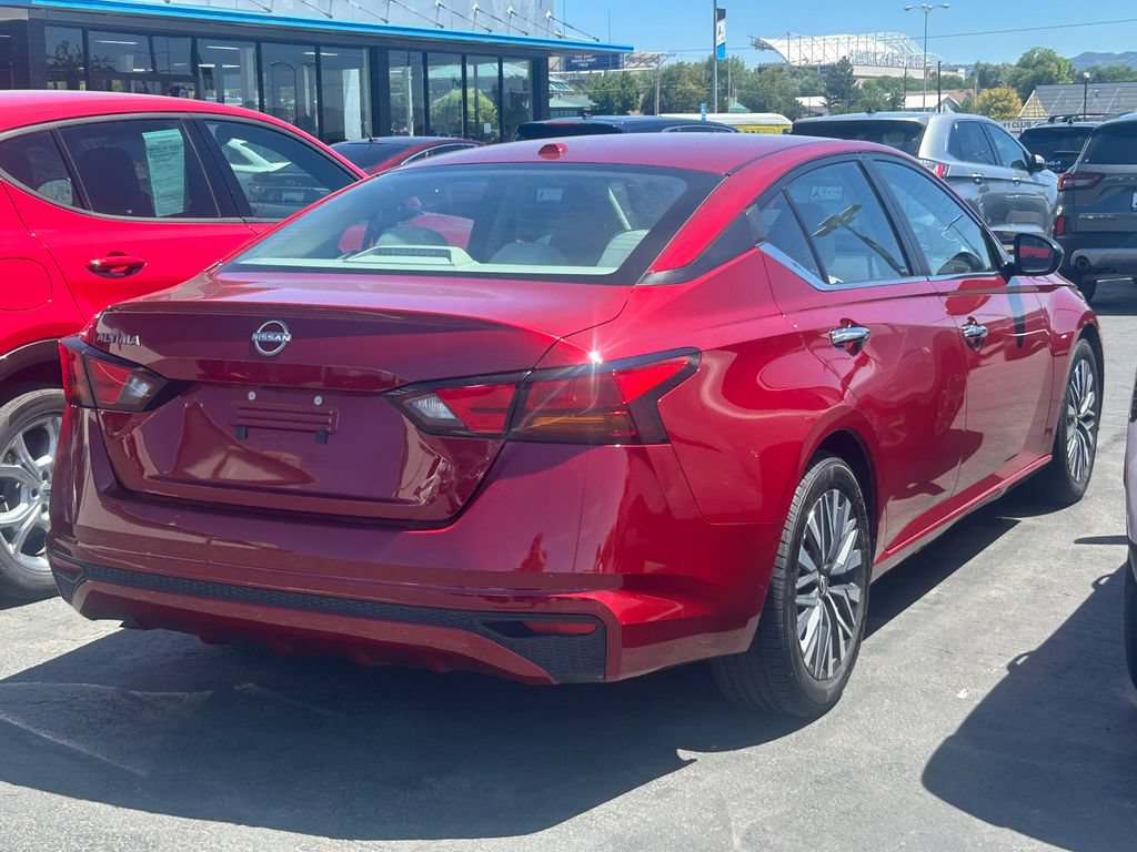 Used 2025 Nissan Altima 2.5 SV FWD image 7