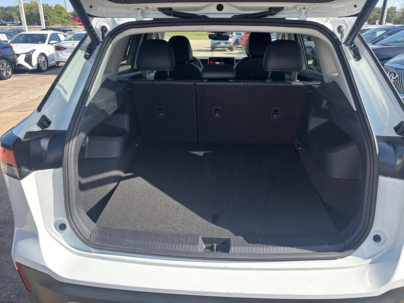 Used 2026 Volkswagen Tiguan SE AWD/4WD image 31