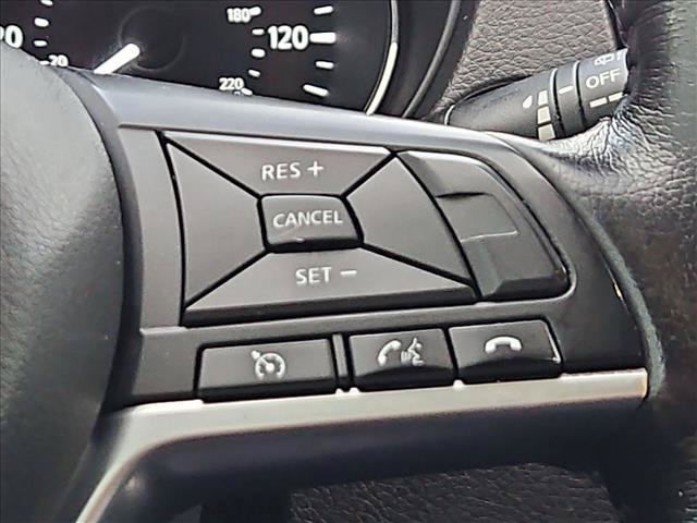 Used 2017 Nissan Rogue SL FWD image 27