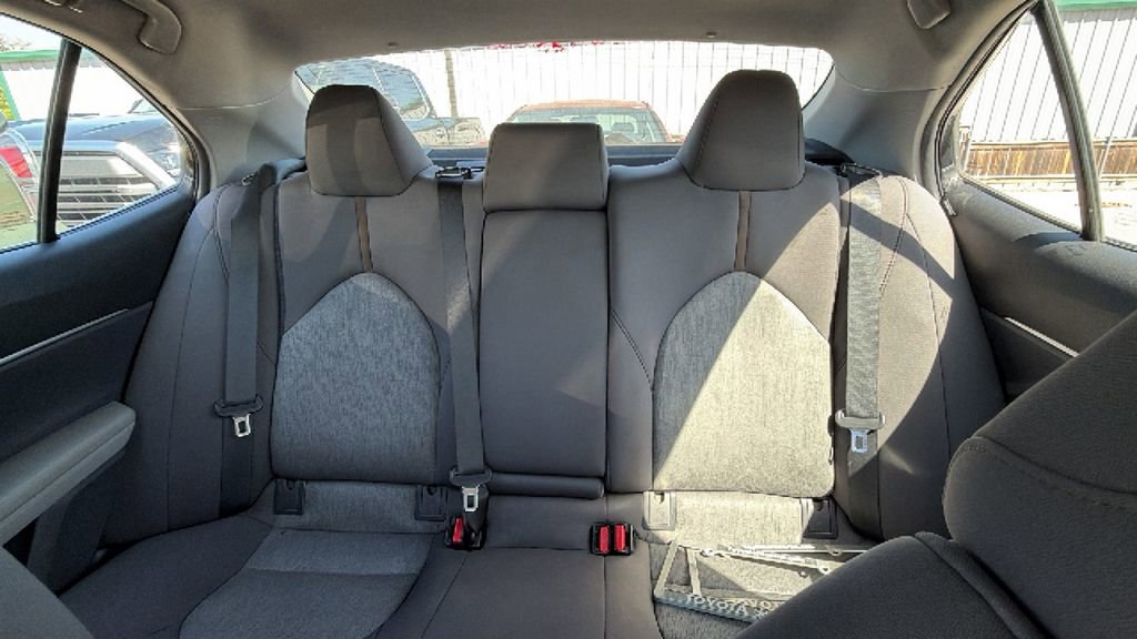 Used 2020 Toyota Camry LE w/ Convenience Package image 15