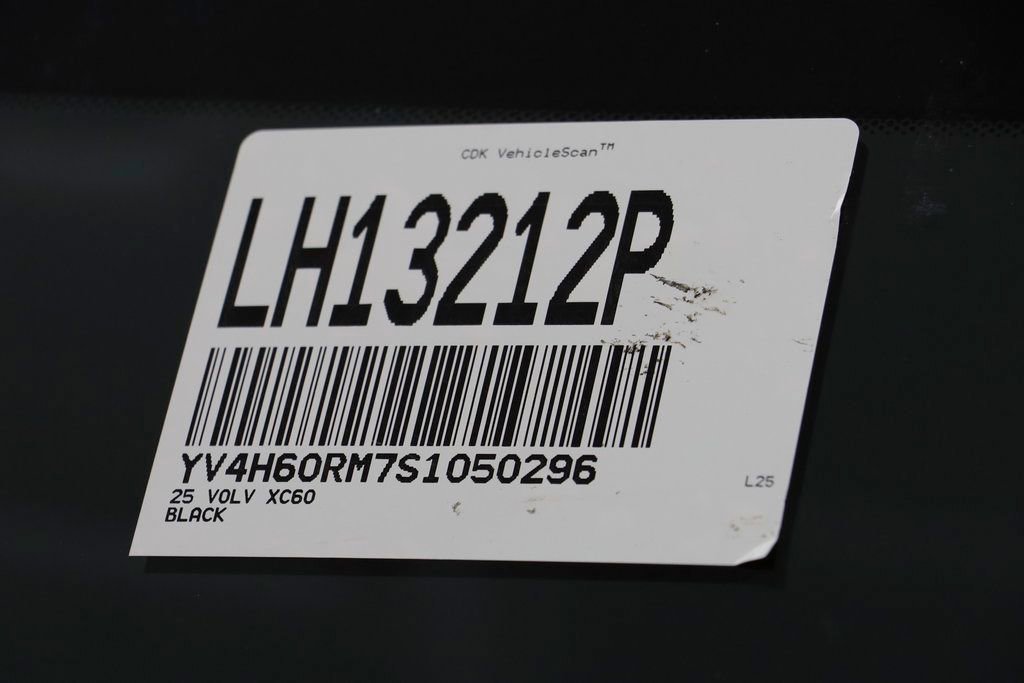 Used 2025 Volvo XC60 T8 Ultra w/ Protection Package Premier image 27