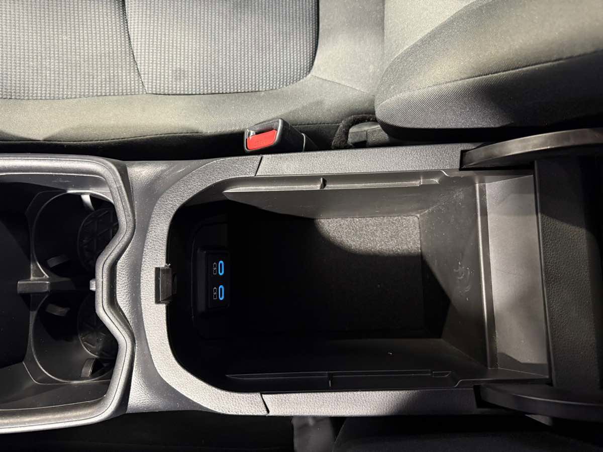 Used 2022 Toyota RAV4 LE image 32