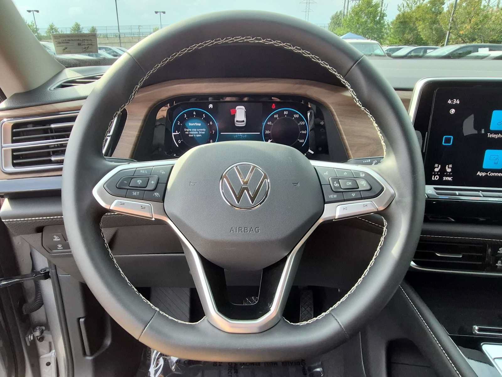 Used 2024 Volkswagen Atlas SE w/ Black Wheel Package AWD/4WD image 23
