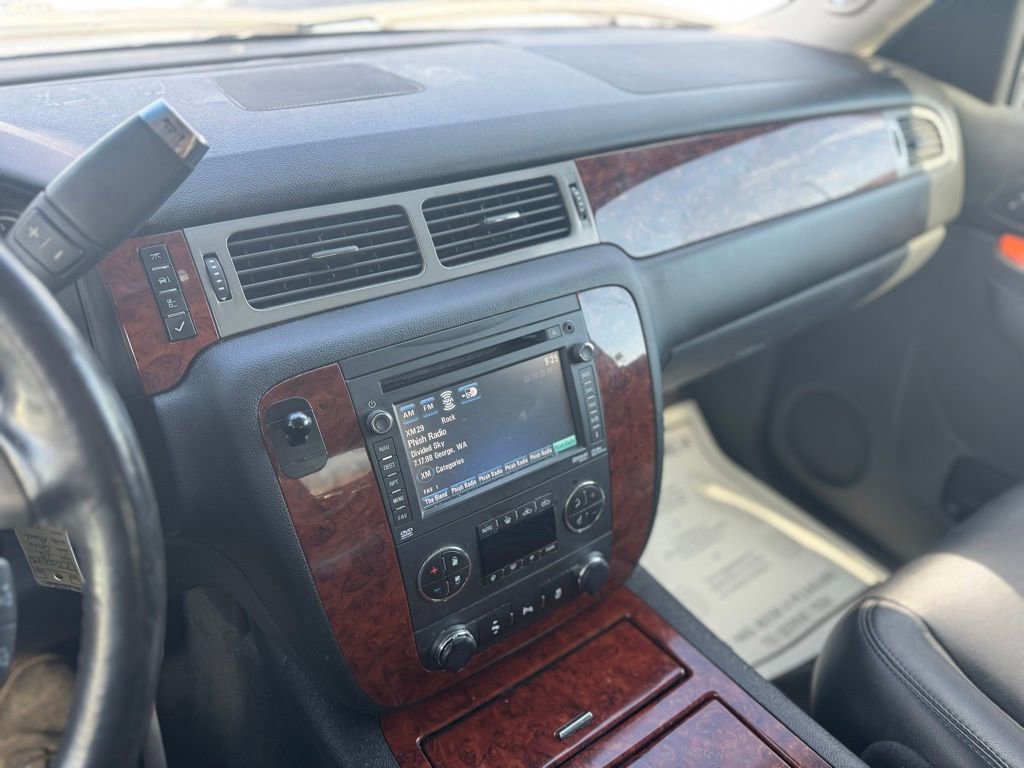 Used 2013 Chevrolet Avalanche LTZ image 31