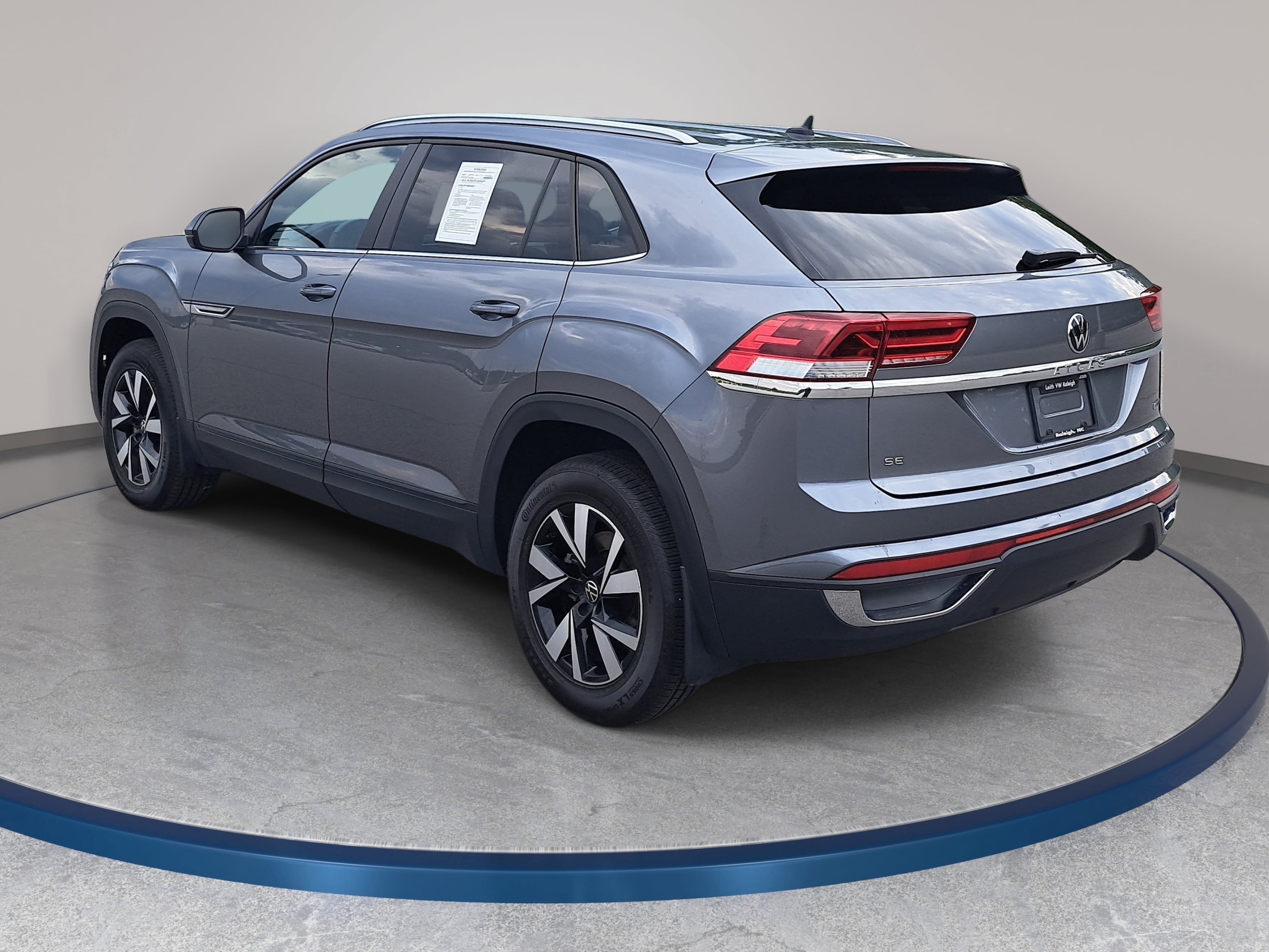 Used 2022 Volkswagen Atlas Cross Sport SE AWD/4WD image 7