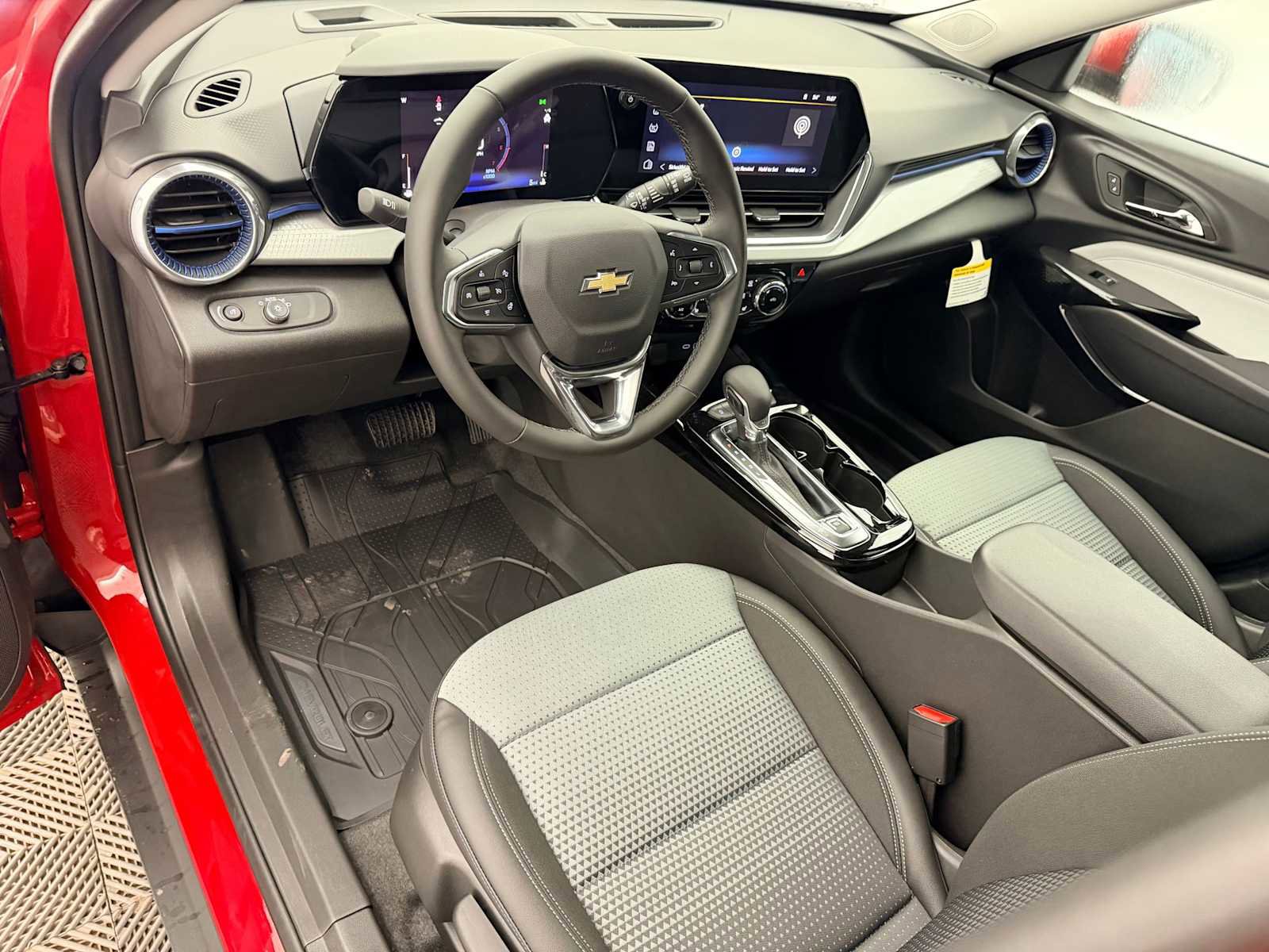 New 2026 Chevrolet Trax LT w/ Driver Confidence Package image 2