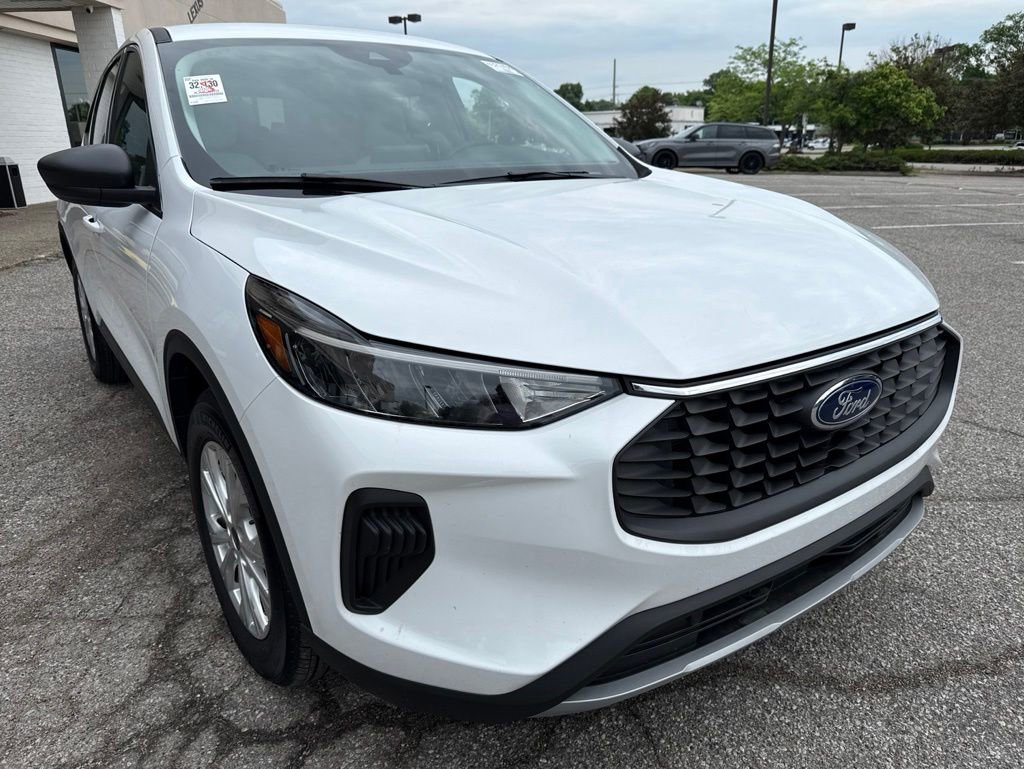 Used 2024 Ford Escape Active w/ Cold Weather Package FWD image 12