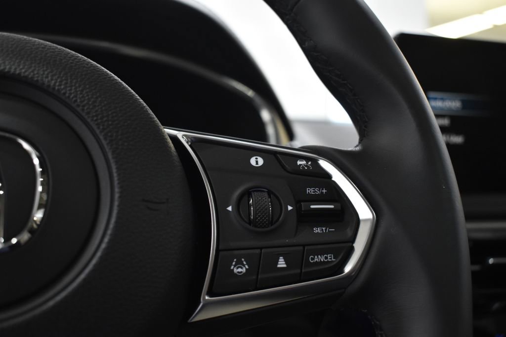 Used 2025 Acura MDX SH-AWD w/ Technology Package image 28