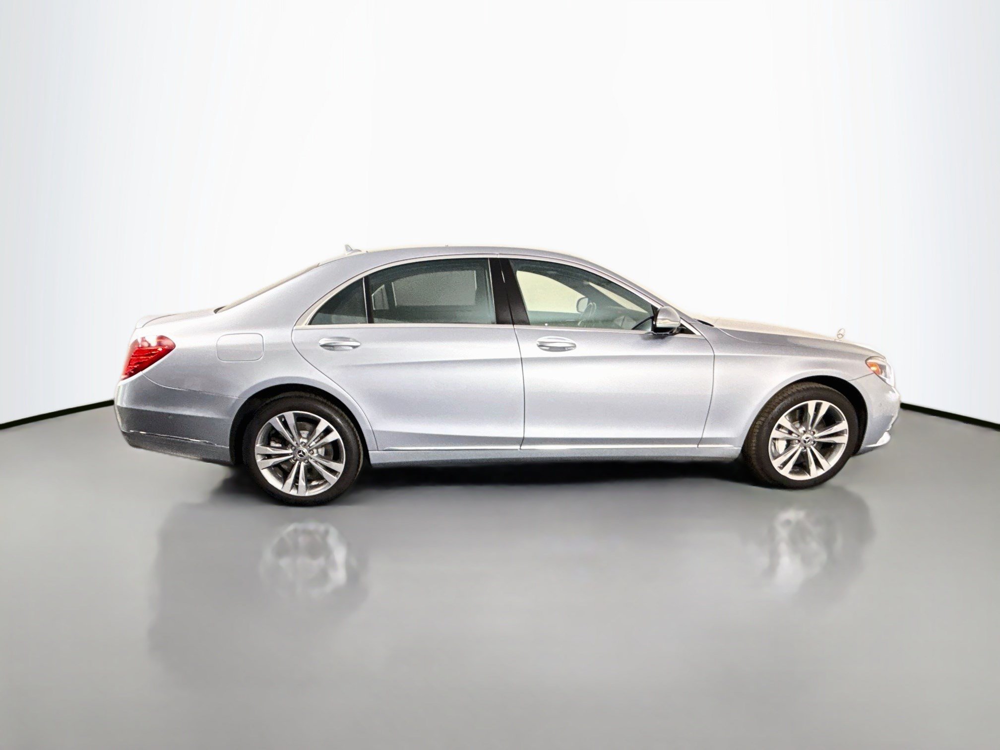 Used 2016 Mercedes-Benz S 550 4MATIC Sedan image 11