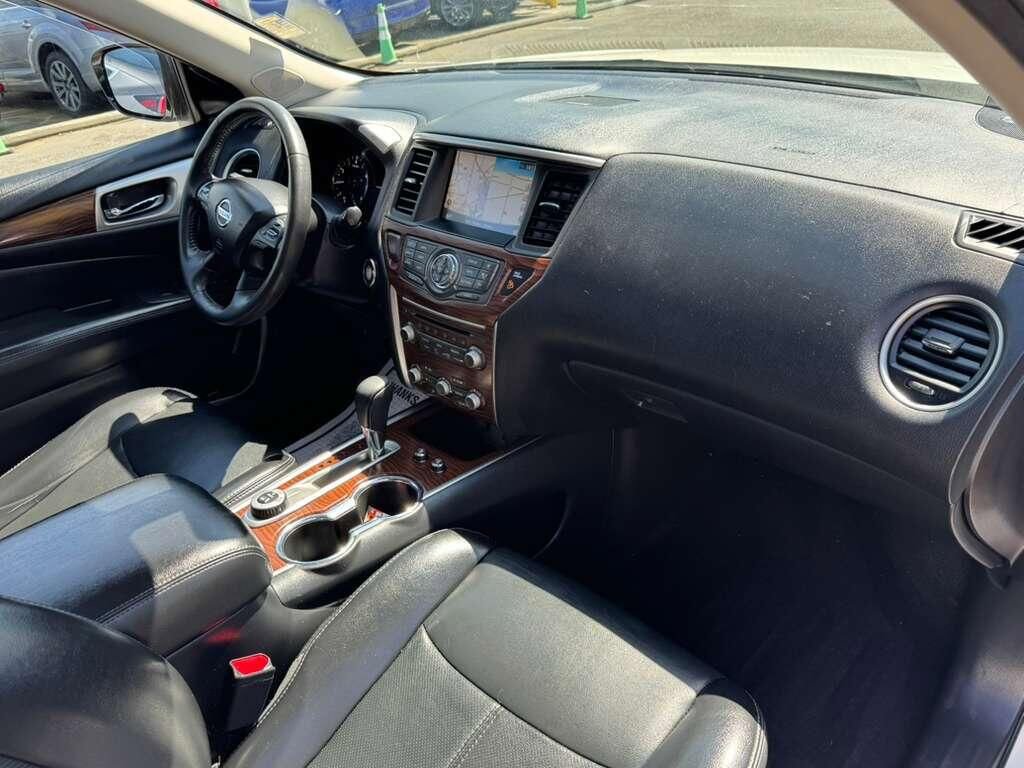 Used 2017 Nissan Pathfinder Platinum AWD/4WD image 20