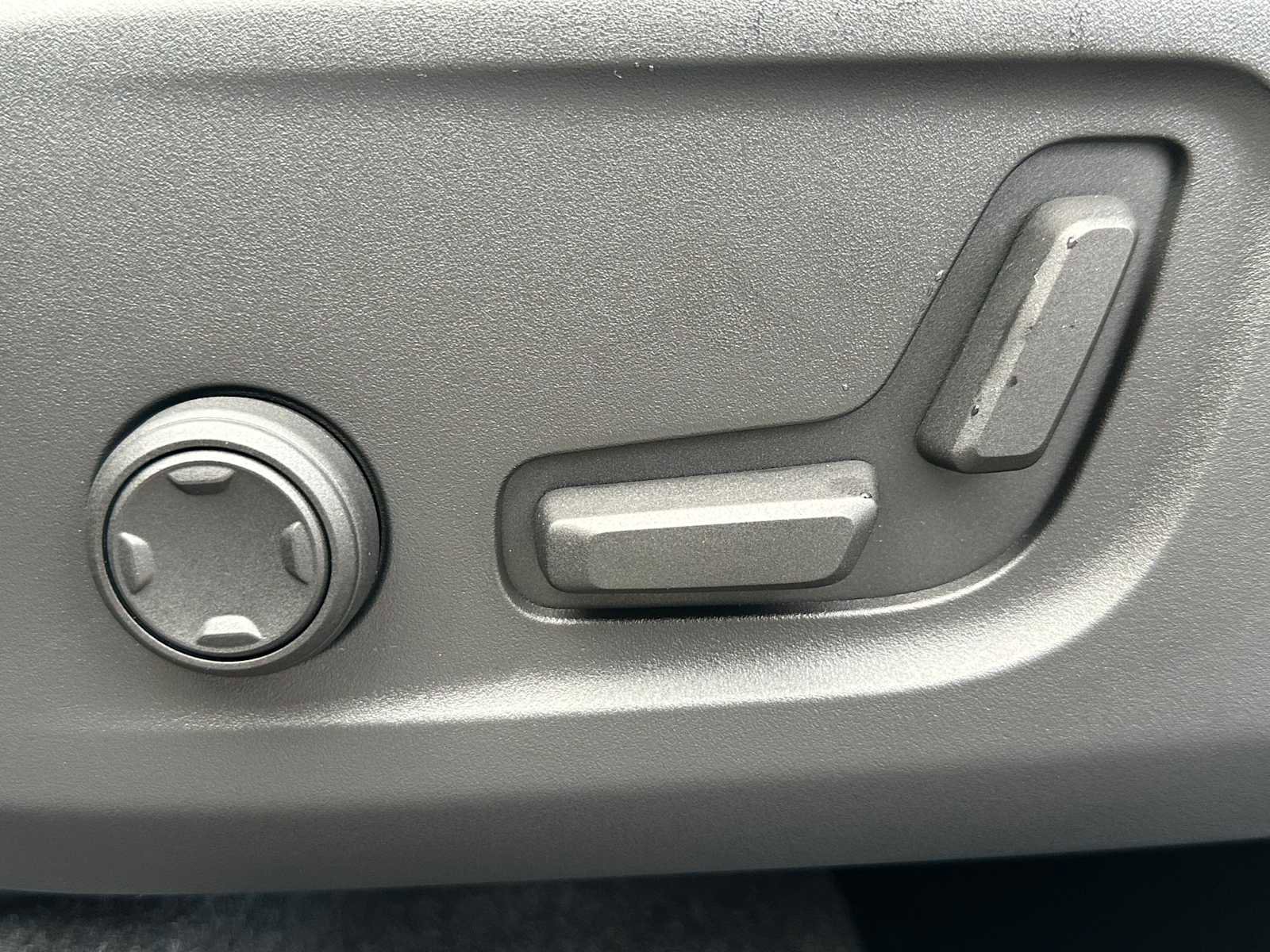 New 2026 Volvo XC40 B5 Plus w/ Climate Package image 22