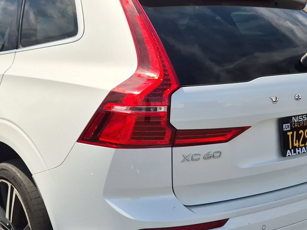 Used 2019 Volvo XC60 T8 R-Design w/ Advanced Package AWD/4WD image 10