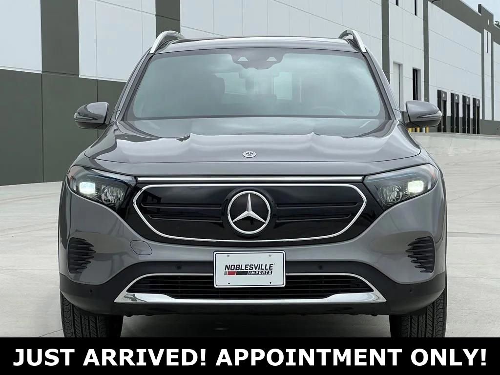 Used 2023 Mercedes-Benz EQB 350 4MATIC SUV image 5