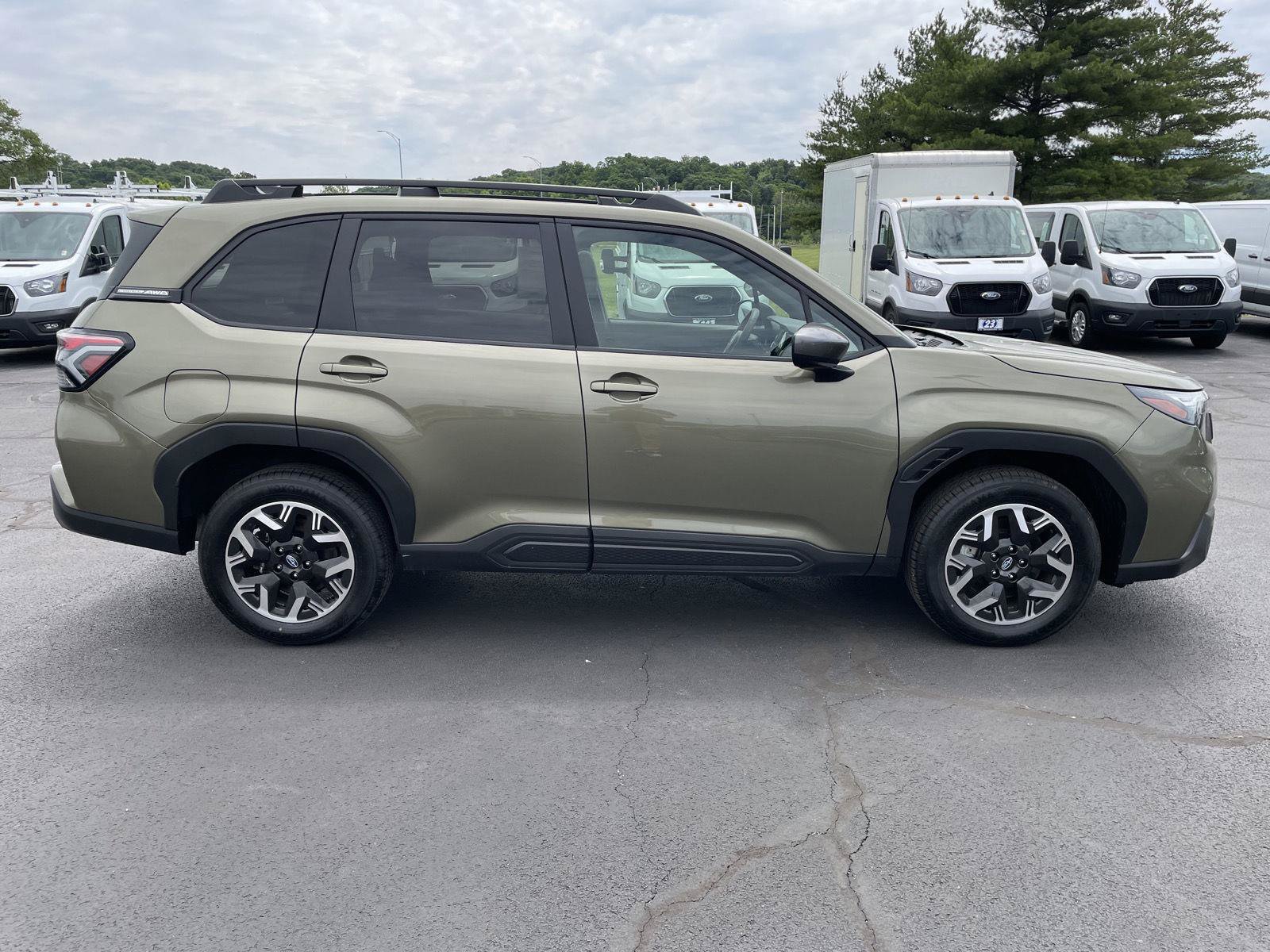 Used 2025 Subaru Forester Premium AWD/4WD image 6