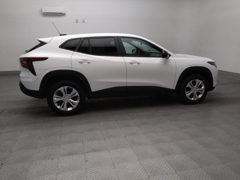 Used 2025 Chevrolet Trax LS FWD image 10