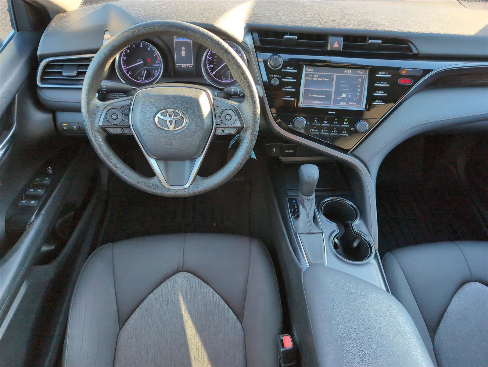 Used 2020 Toyota Camry LE FWD image 28