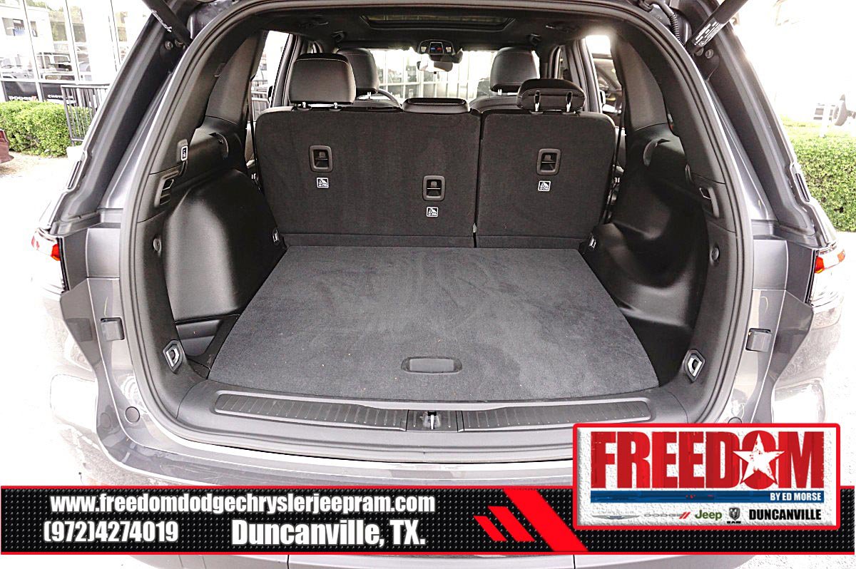 Certified 2025 Jeep Grand Cherokee Limited w/ Black Appearance Package RWD image 41
