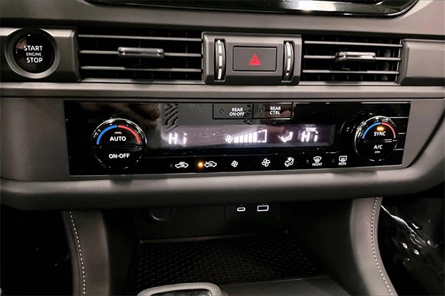 New 2025 Nissan Pathfinder S image 25