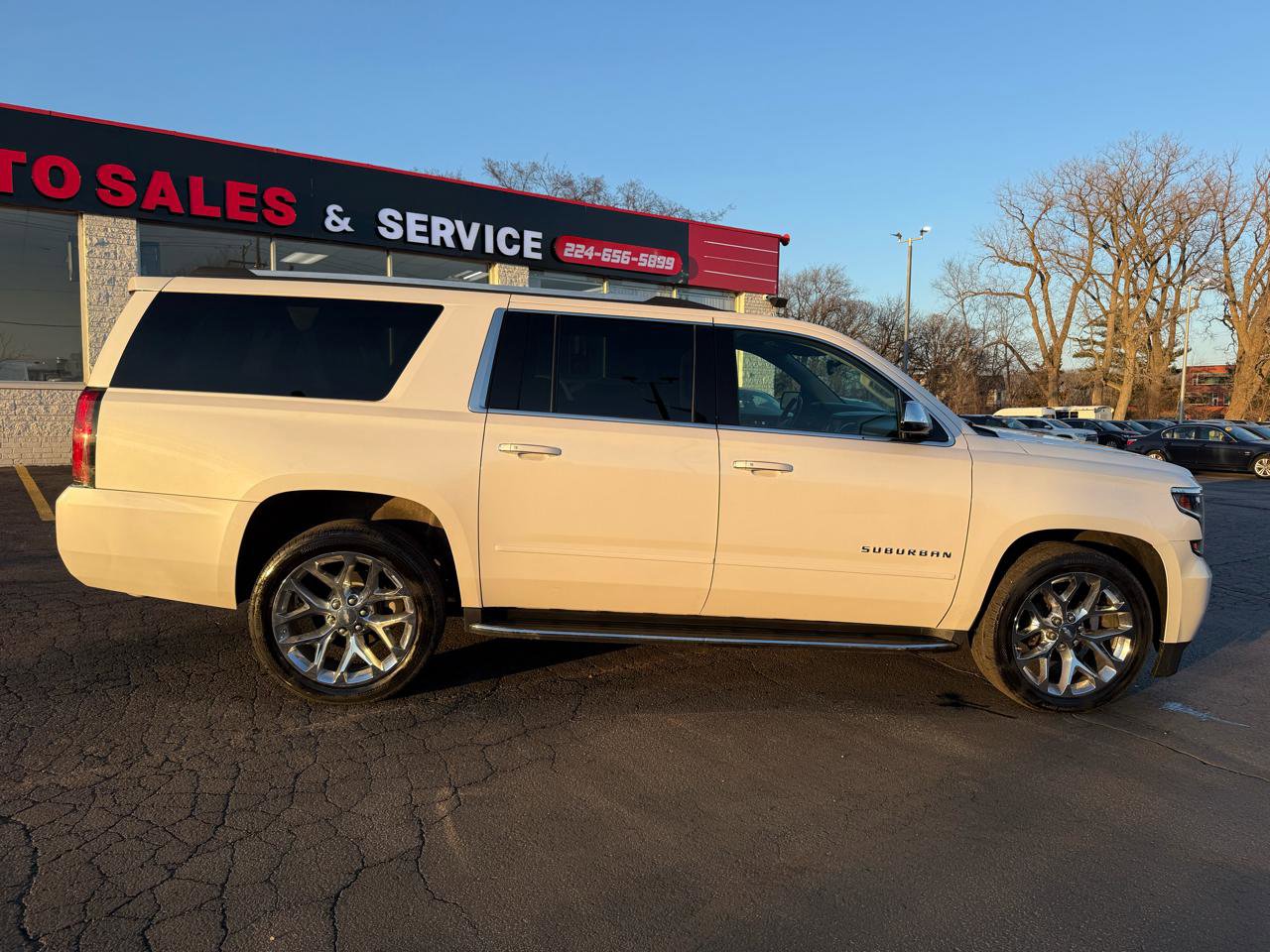 Used 2020 Chevrolet Suburban Premier AWD/4WD image 8