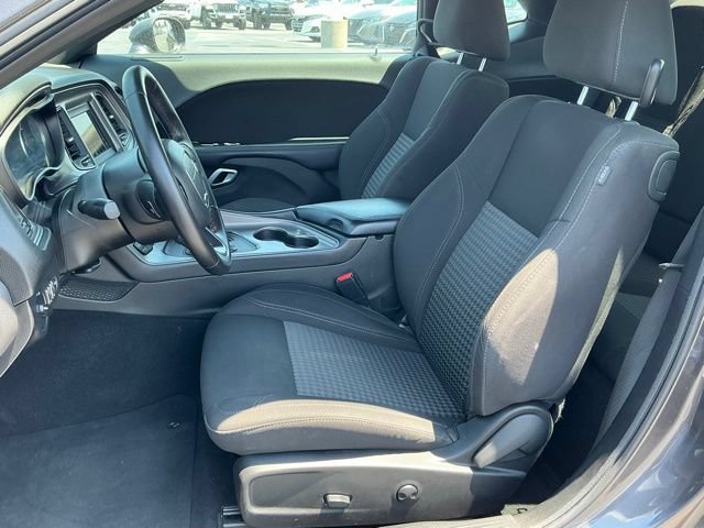 Used 2023 Dodge Challenger SXT RWD image 17