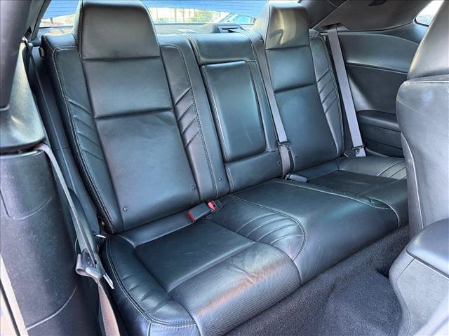 Used 2019 Dodge Challenger R/T w/ Driver Convenience Group RWD image 11