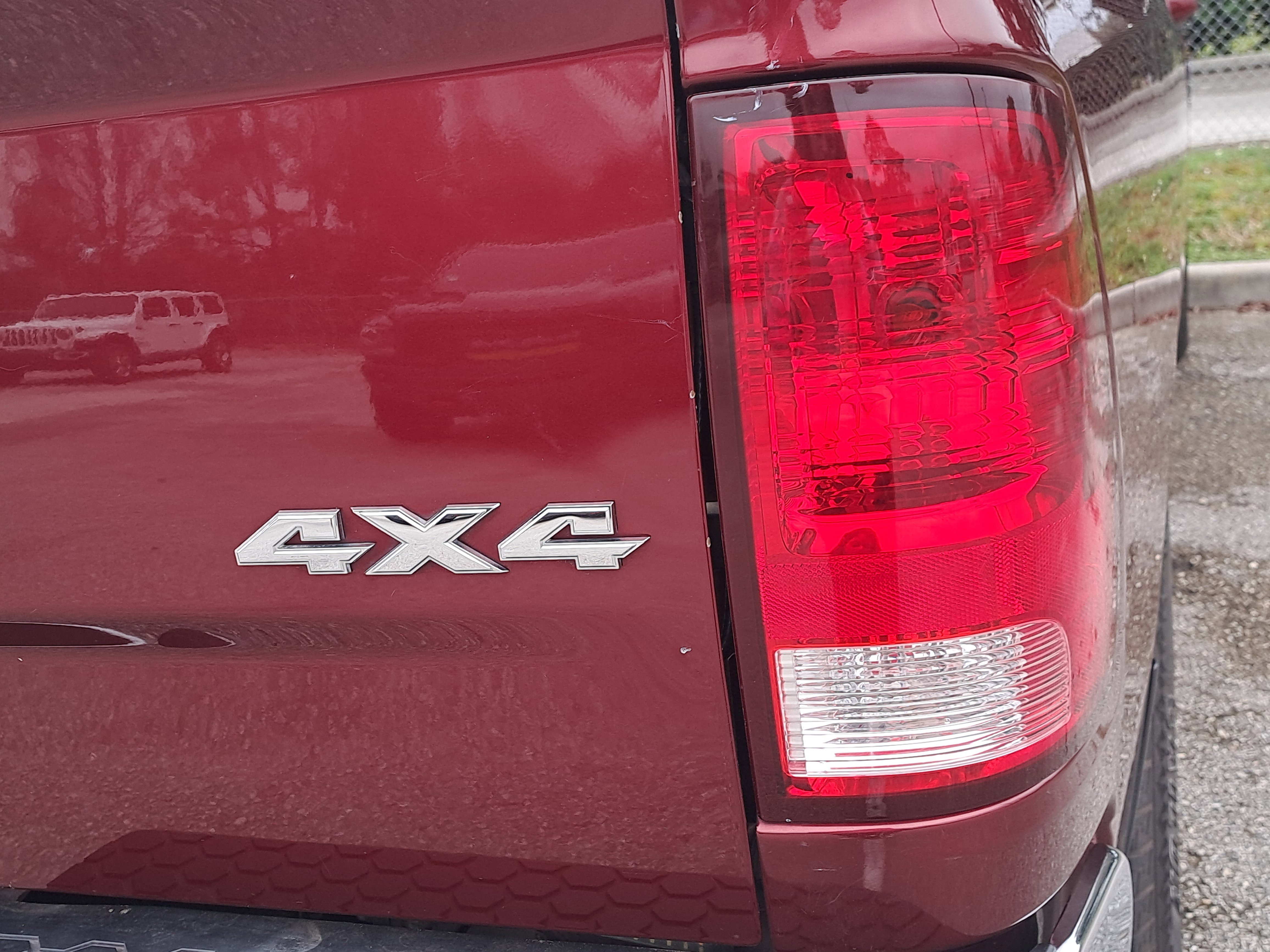 Used 2021 RAM 1500 Classic SLT image 10